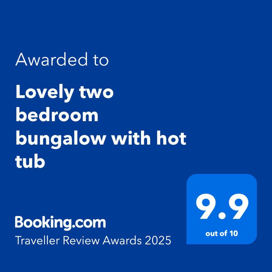 Lovely Two Bedroom Bungalow With Hot Tub Yeovil Kültér fotó